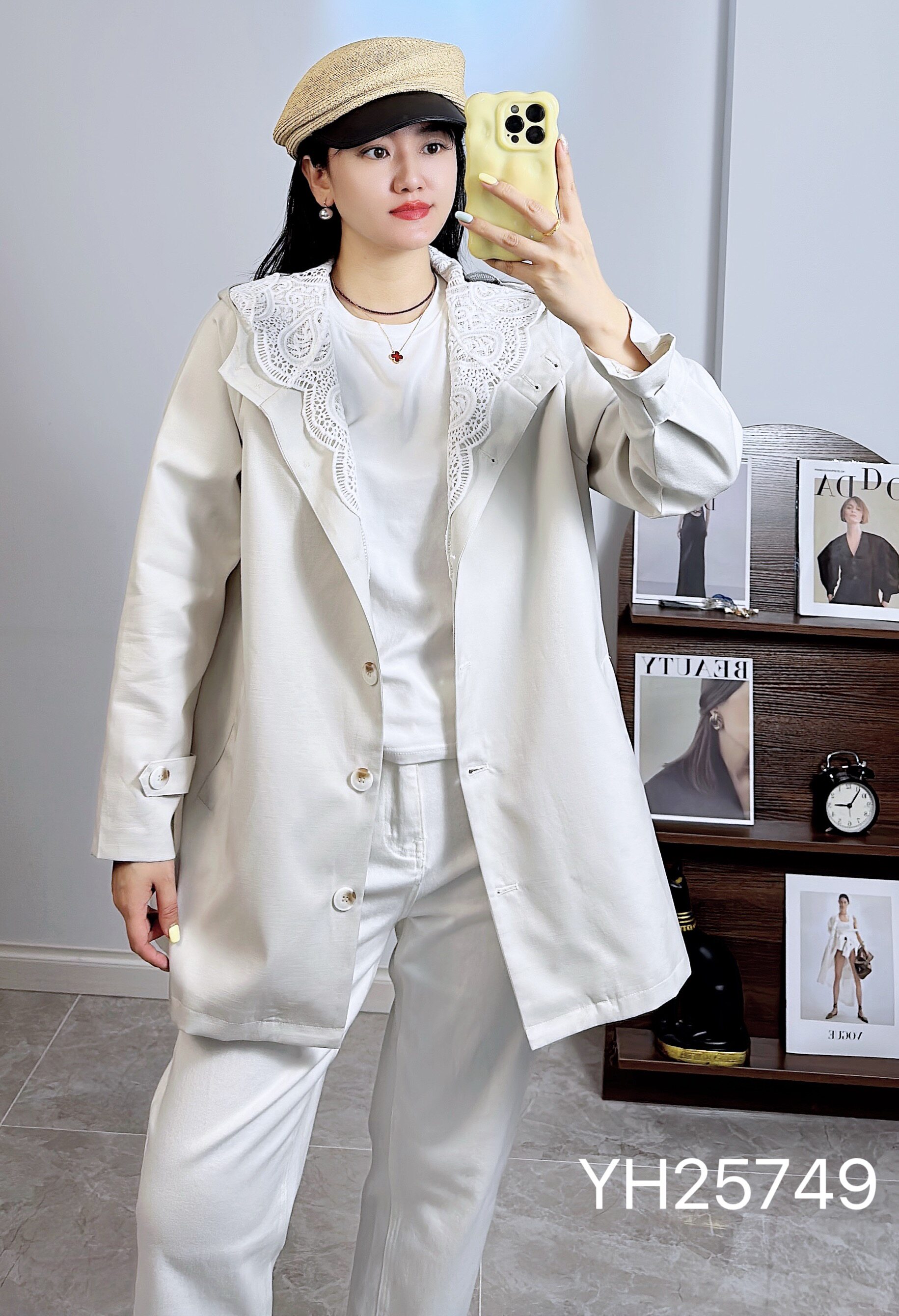 香港芸卉25749春加大码风衣女 韩版气质拼接蕾丝连帽中长款外套