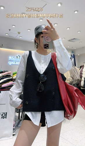 妃儿红5159春加大码套装女 长袖衬衫+针织马甲时尚洋气上衣两件套