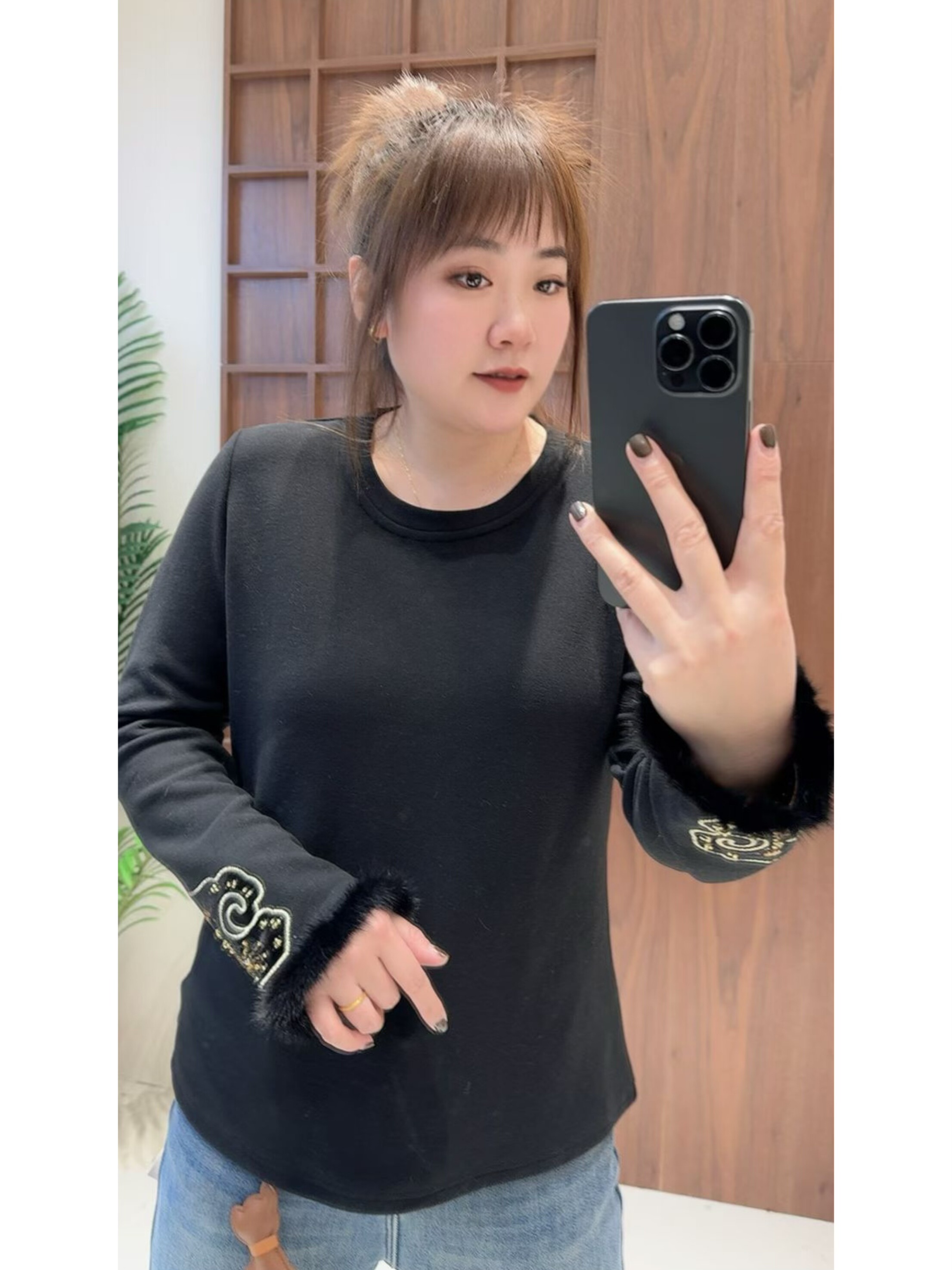 妃儿红5003冬加大码磨毛卫衣女 新中式国风重工刺绣打底衫