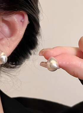 Loga.Py金色磨砂拉丝豆豆耳钉女2024新款水滴耳环秋冬高级感耳饰