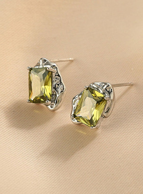 Loga.Py 绿色水晶耳钉女s925银针大气减龄耳饰夏新款简约百搭耳环