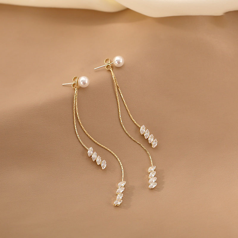 镶钻耳环女2023年新款爆款