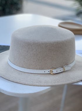 羊毛帽子女秋冬百搭时尚礼帽白色羊毛呢平沿短檐时尚皮带礼帽平顶