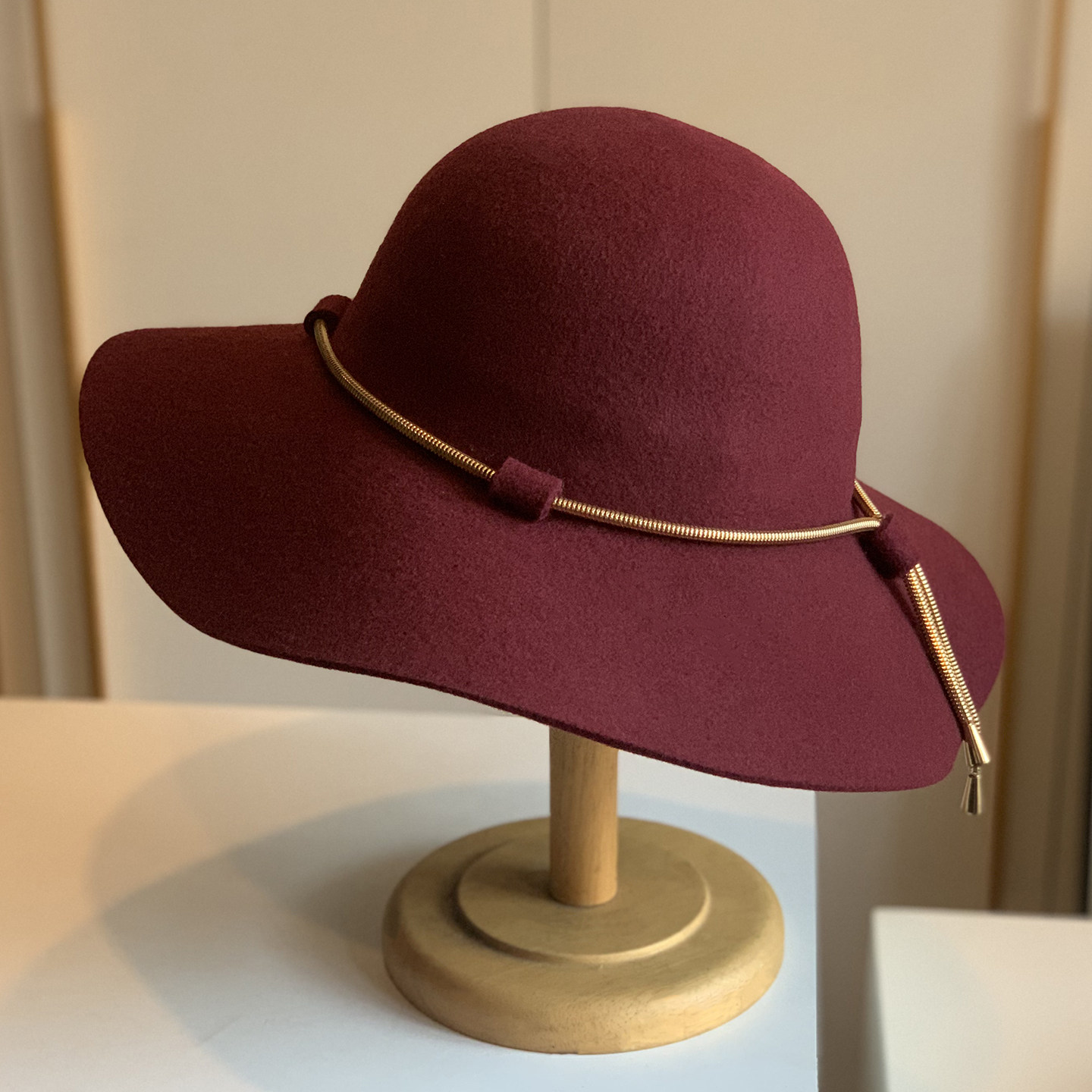 法式优雅酒红色羊毛呢大檐帽女秋冬百搭气质法式礼帽毡帽宽沿帽子