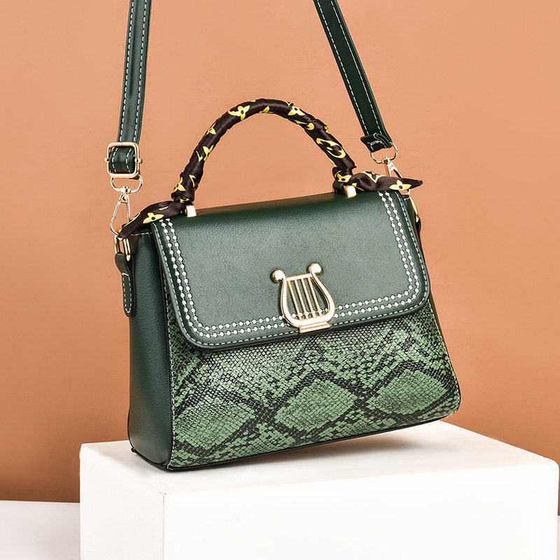 香港小包包女2025新款小众设计手提小方包时尚百搭通勤单肩斜挎包,箱包皮具/热销女包/男包,腋下包,淘宝优惠券,粉丝福利购,淘宝优惠卷