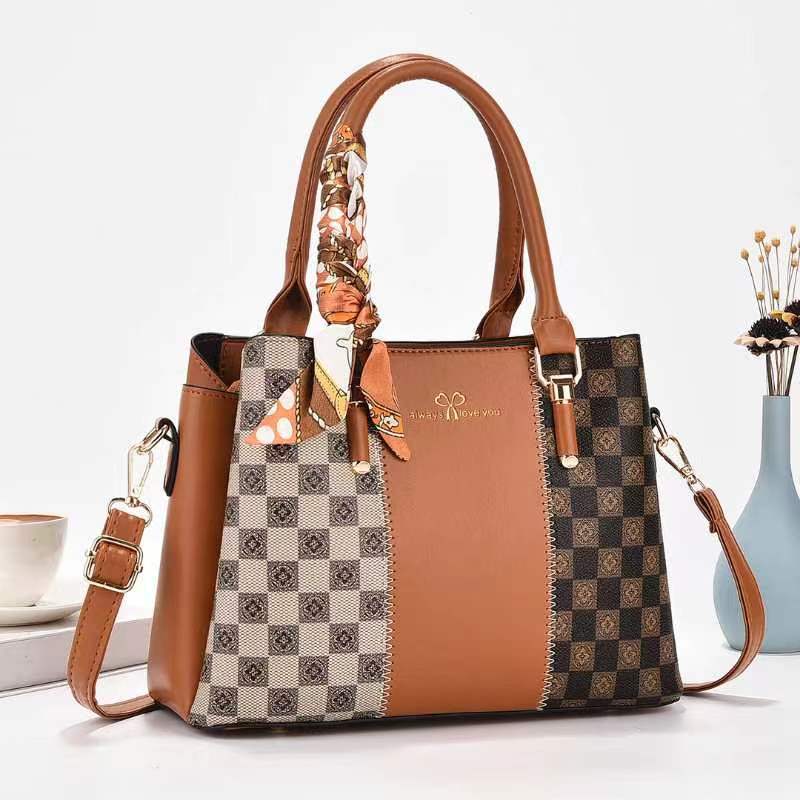 香港轻奢手提包酒红色格子