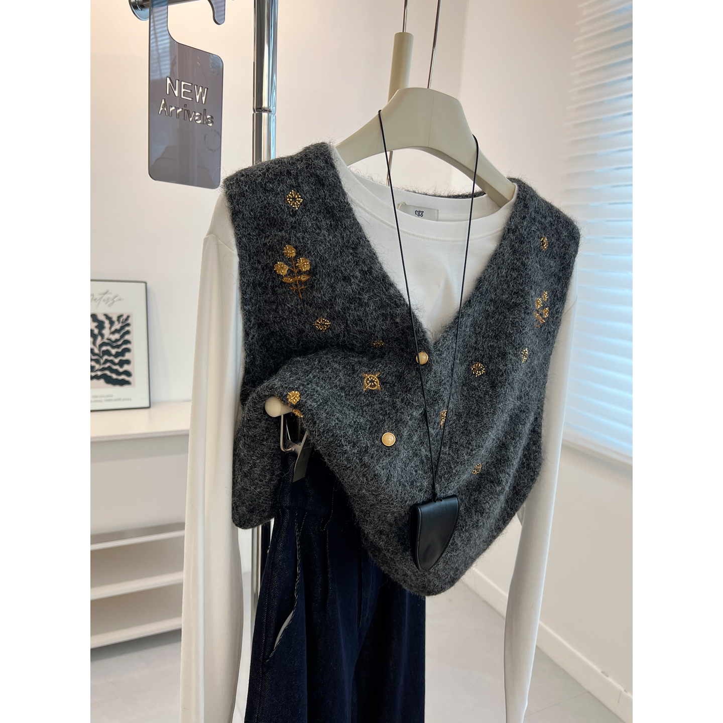 深灰色V领纽扣开衫毛衣马甲女秋