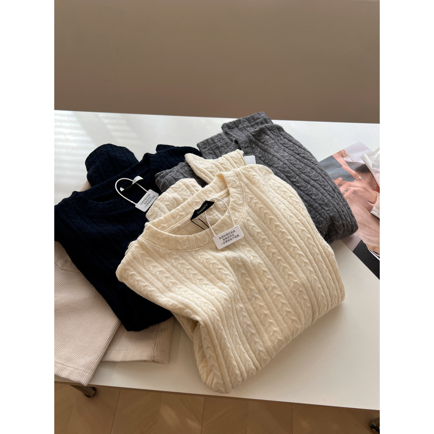 复古基础小麻花圆领套头针织衫上衣女2025秋冬新款修身显瘦毛衣潮