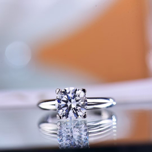 T家四爪一克拉莫桑钻戒指925银镀18k经典时尚百搭简约求婚结婚