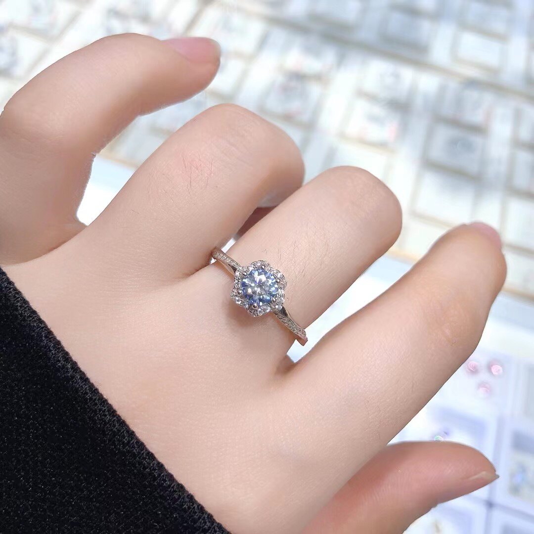 虞美人1.0ct正品莫桑石钻戒AU750定制18K铂金求婚结婚男女情侣戒