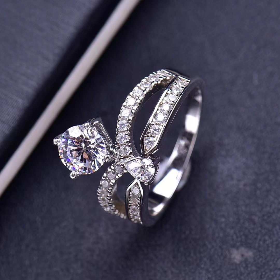 皇冠情侣戒指莫桑石AU750