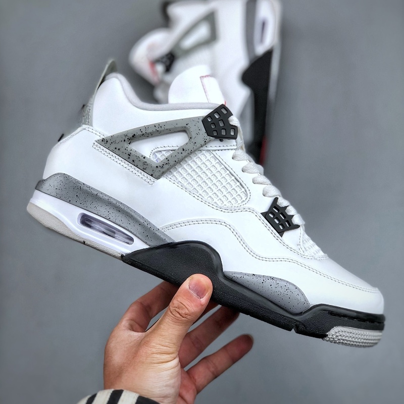 aj4男鞋白水泥黑武士联名黄电母实战篮球KAWS奥利奥运动休闲冬季