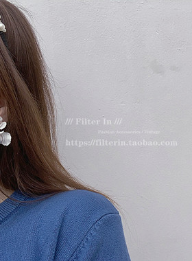 (半价清仓）F.I / 法式温柔白人间富贵花 珍珠花朵小C圈耳钉/耳夹