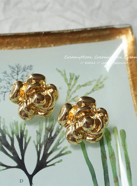 F.I / 复古vintage 立体 金色山茶 中古风 耳钉/耳夹