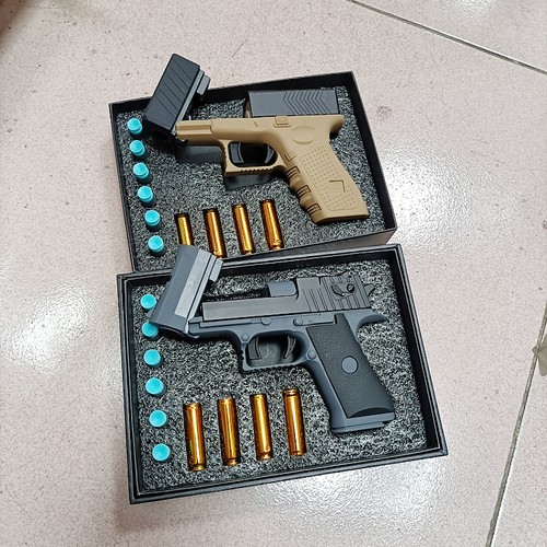 合金版沙漠之鹰抛壳软弹枪玩具儿童手动单发格洛克法警左轮模型男