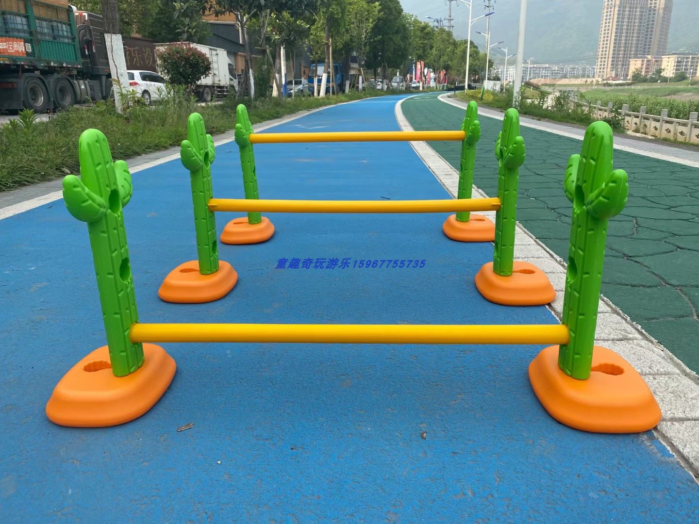 幼儿园户外游戏活动体能塑料器械儿童跨栏跳高钻洞感统训练器材