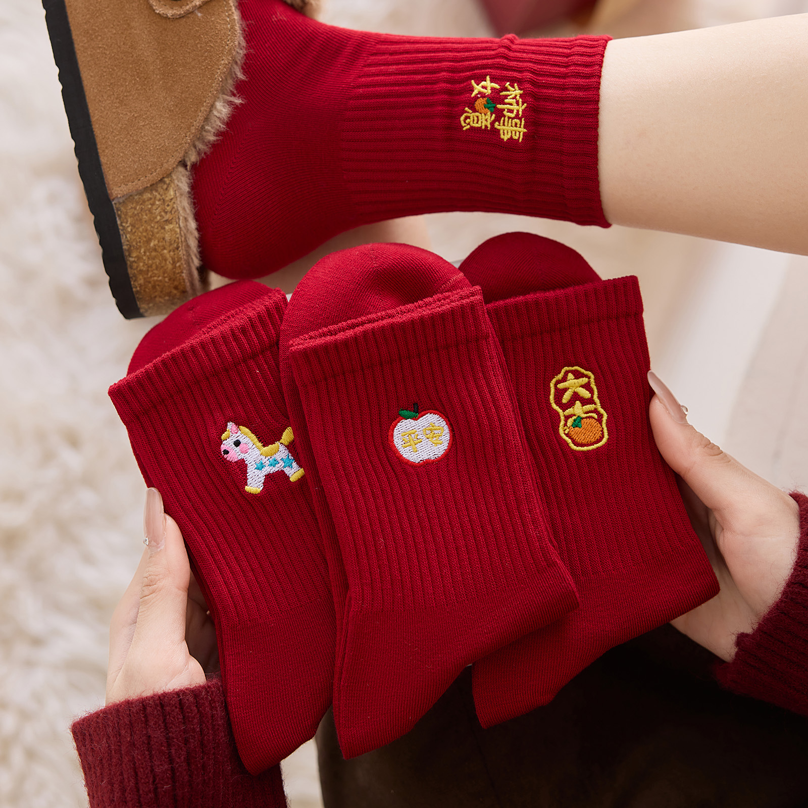 匹克企鹅本命年属马红色袜子女款秋冬季抗起球刺绣结婚新年中筒袜