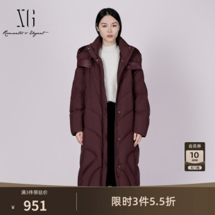 XG雪歌酒红色连帽设计羽绒服2025冬季新款加厚保暖长款鸭绒外套女