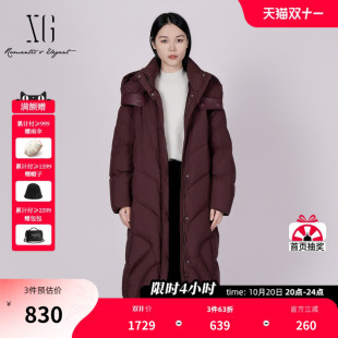 XG雪歌酒红色连帽设计羽绒服2025冬季新款加厚保暖长款鸭绒外套女