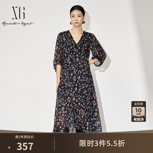 XG雪歌满版印花七分袖连衣裙2025秋季新款高腰设计印花中长裙女装