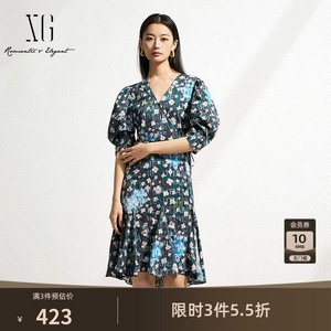 XG雪歌莱赛尔棉泡泡袖连衣裙2026春季新款 V领鱼尾收腰显瘦套头女