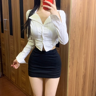 iqcq气球熊纯欲白色长袖条纹衬衫背后绑带短款上衣黑色包臀裙套装