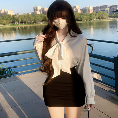 iQCQ气球熊纯欲风缎面衬衫