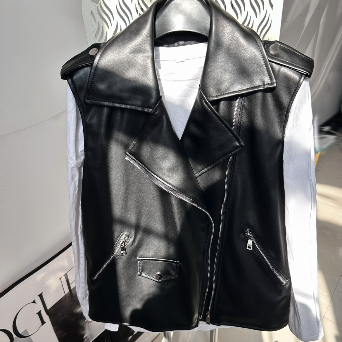 2025新款真皮马甲女pu皮无袖坎肩机车服皮衣夹克年轻时尚春秋洋气