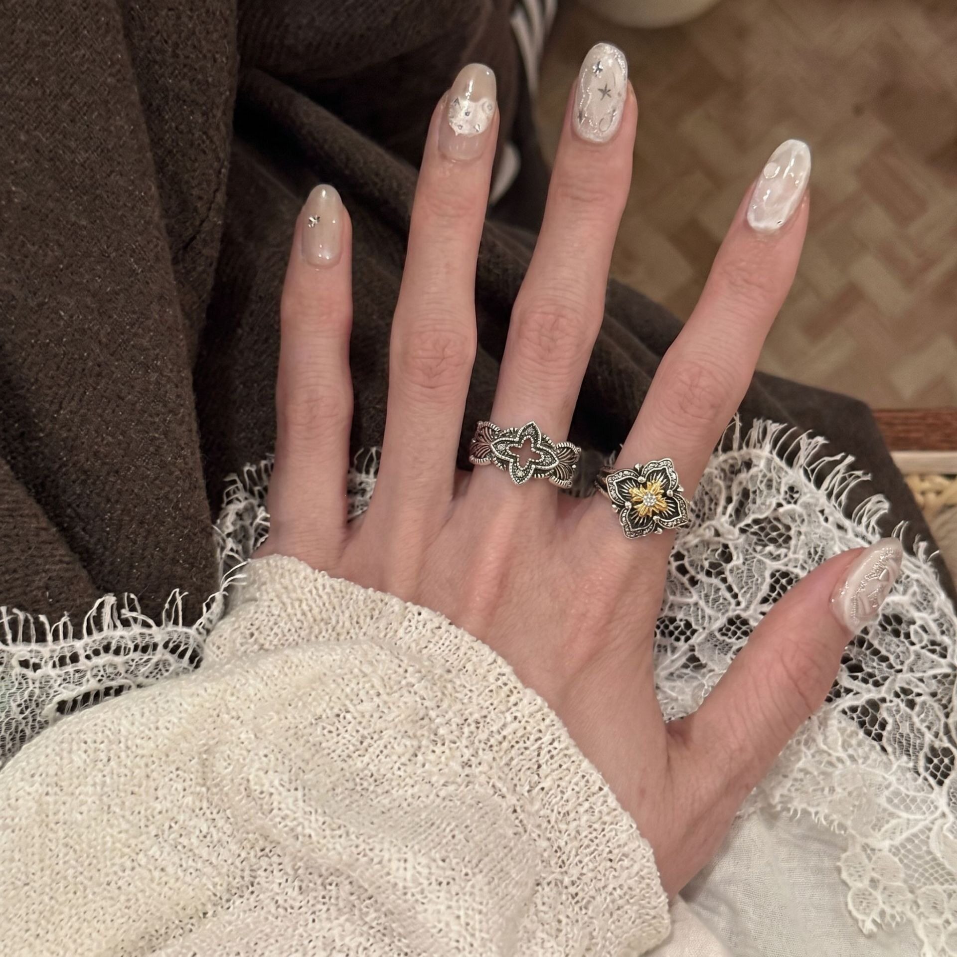 小众重工指环女戒指女镶锆石微四叶草做旧十字幸运风复古新品开口