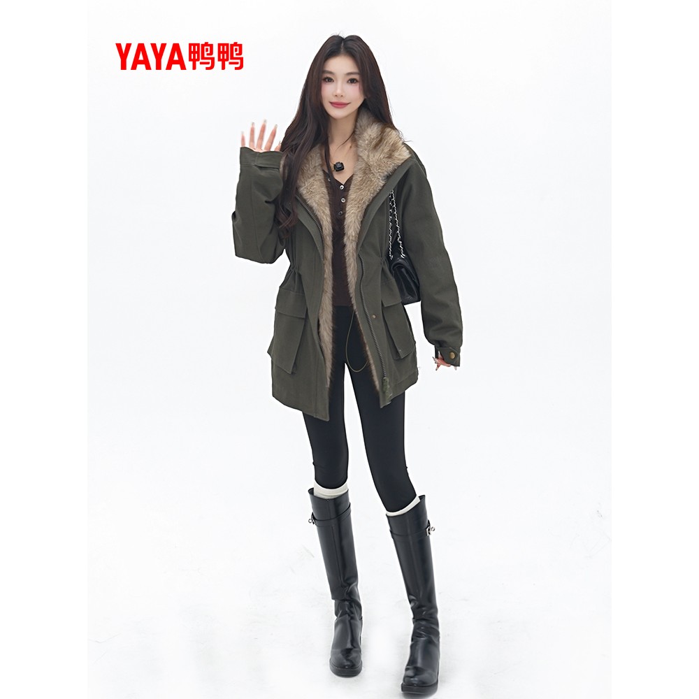 鸭鸭中长款羽绒服女款2025年冬季新款休闲舒适连帽百搭保暖外套潮