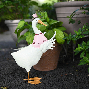 外贸出口铁艺淑女白鸭花园装 饰摆件美式 乡村铁皮鸭子阳台庭院摆设