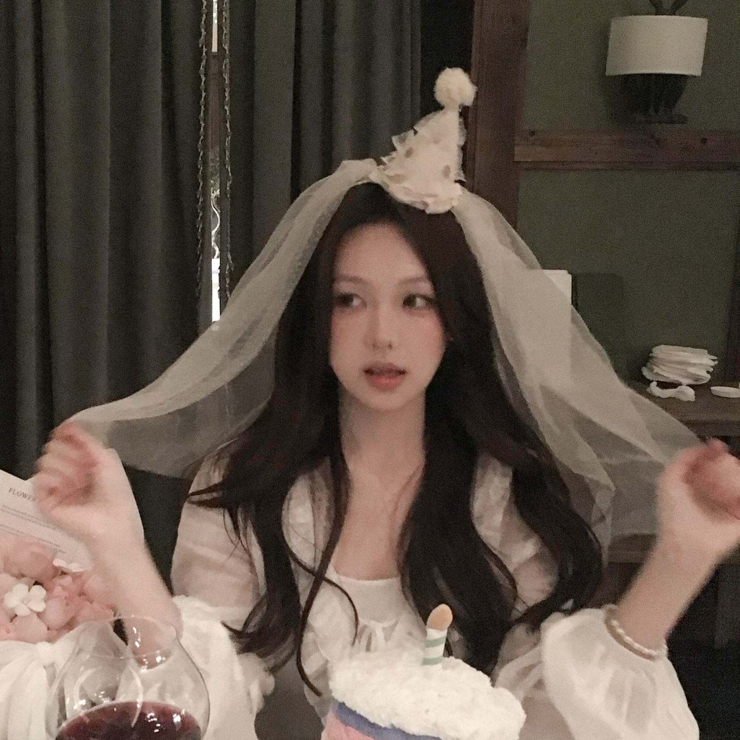 韩系氛围感蝴蝶头纱生日帽发箍女高级感甜美生日拍照道具公主头饰