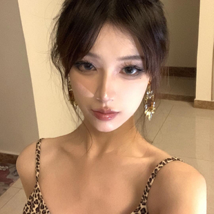 富家千金耳饰女重工锆石夸张纯银针耳环轻奢高级感无耳洞耳夹耳钉