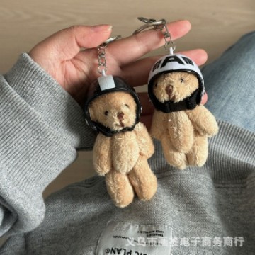 miu系头盔机车小熊钥匙扣包包挂件玩偶情侣互送2025新品