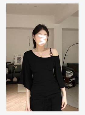 春秋款美式辣妹复古斜肩串珠蝙蝠袖百搭上衣T恤女设计露肩打底衫