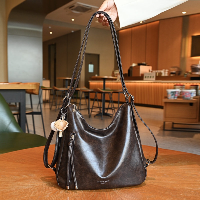 高级感满满的百搭大容量三用包包