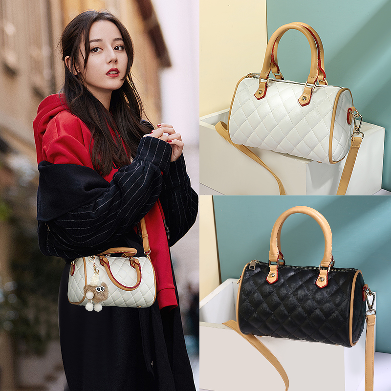 高级感手提女士包包2023新款潮菱格波士顿枕头包通勤包单肩斜挎包