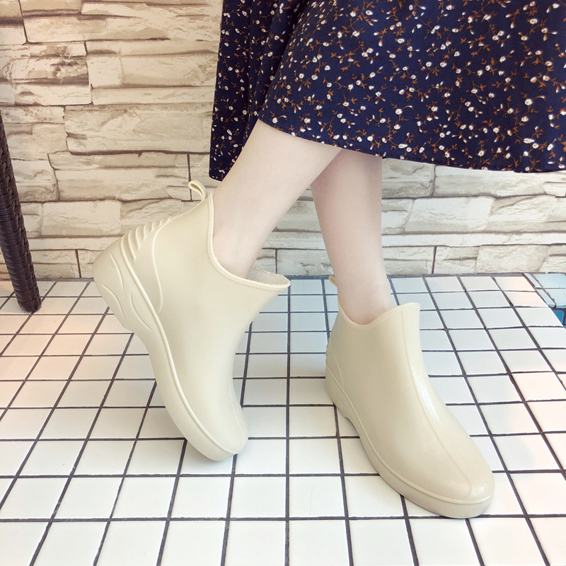日系时尚防水厨房鞋买菜防滑胶鞋水鞋成人雨靴韩版坡跟雨鞋女短筒在类目 女鞋, 雨鞋中 - 来自Buy2taobao.com提供专业的淘宝代购服务