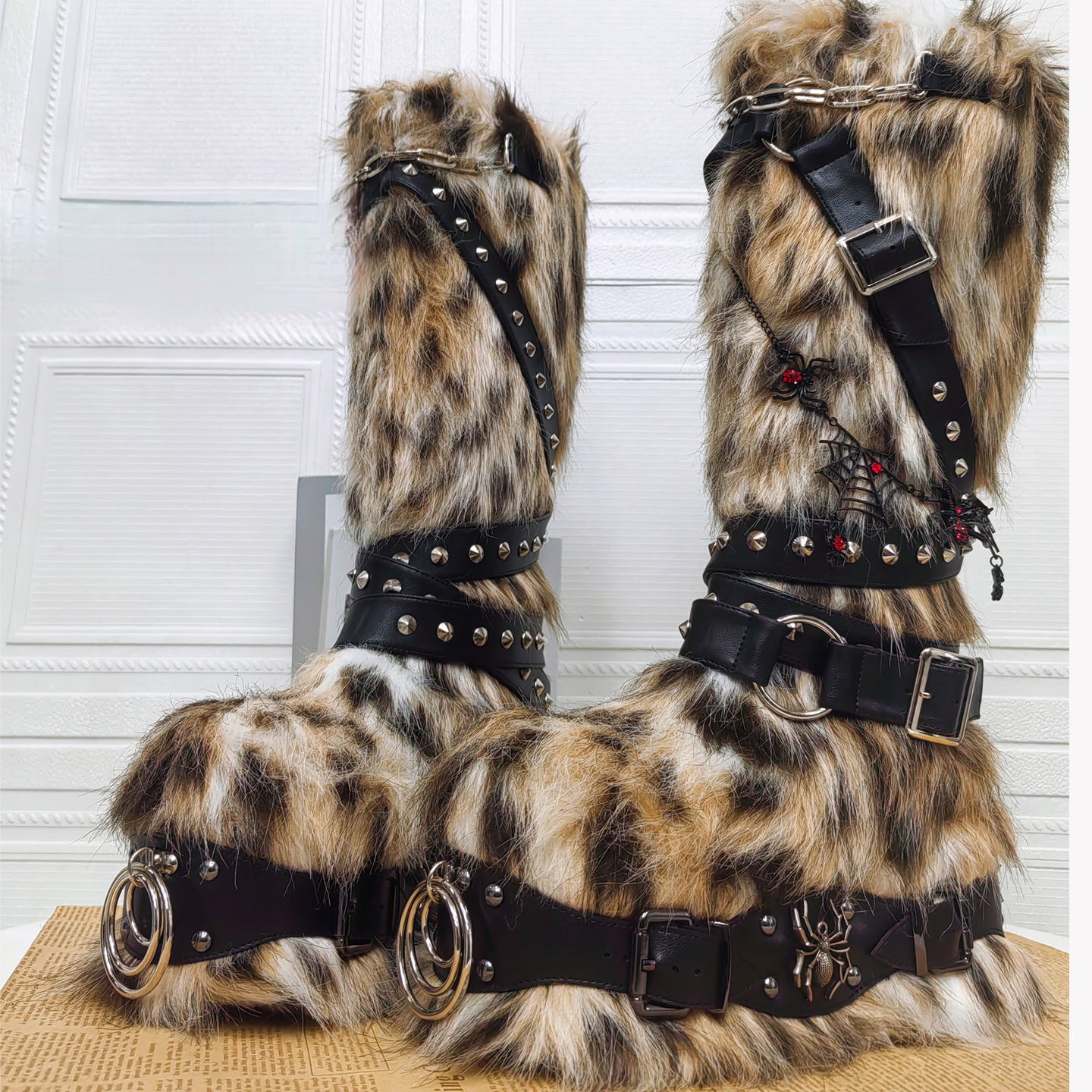 2025年新品朋克PUNK 皮带扣铆钉装饰毛毛靴厚底松糕筒高靴M469