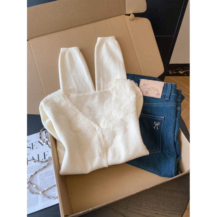 【赠运费险】重工蕾丝拼接上衣