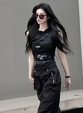 黑色不规则斜领露肩短袖T恤女2025夏季新款韩系字母印花辣妹上衣