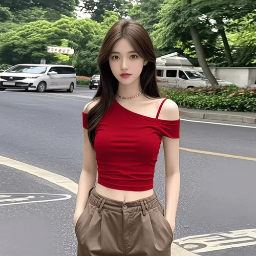 【赠运费险】辣妹红色斜领上衣