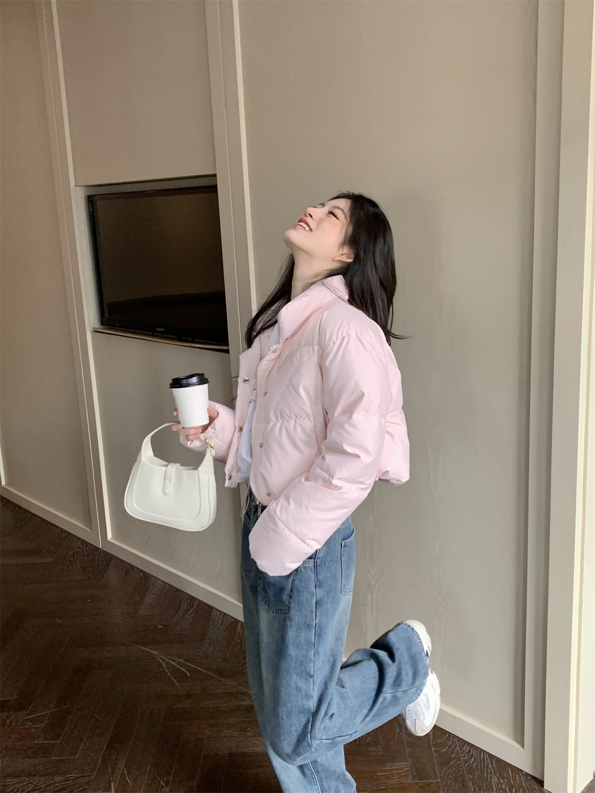 90绒淡粉色小翻领抽绳短款羽绒服