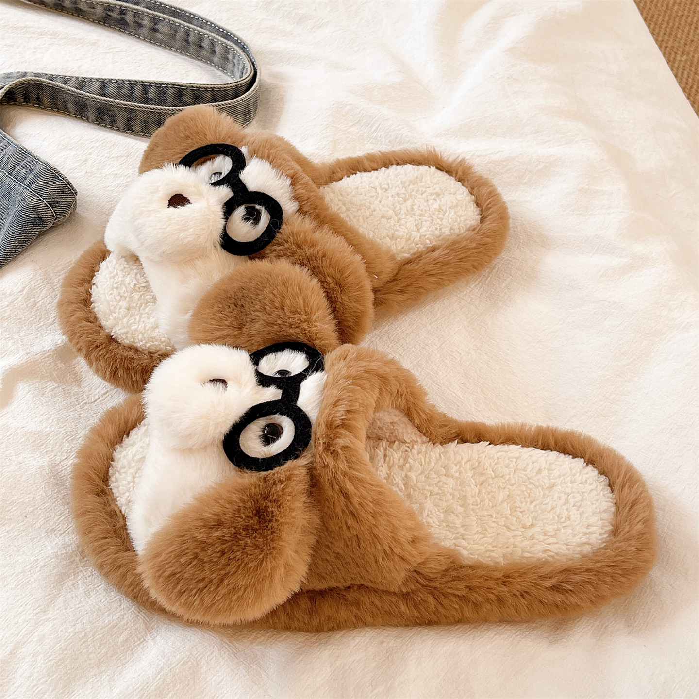可爱眼睛小狗毛毛鞋女冬季外穿防滑室内居家毛绒保暖情侣棉拖鞋男