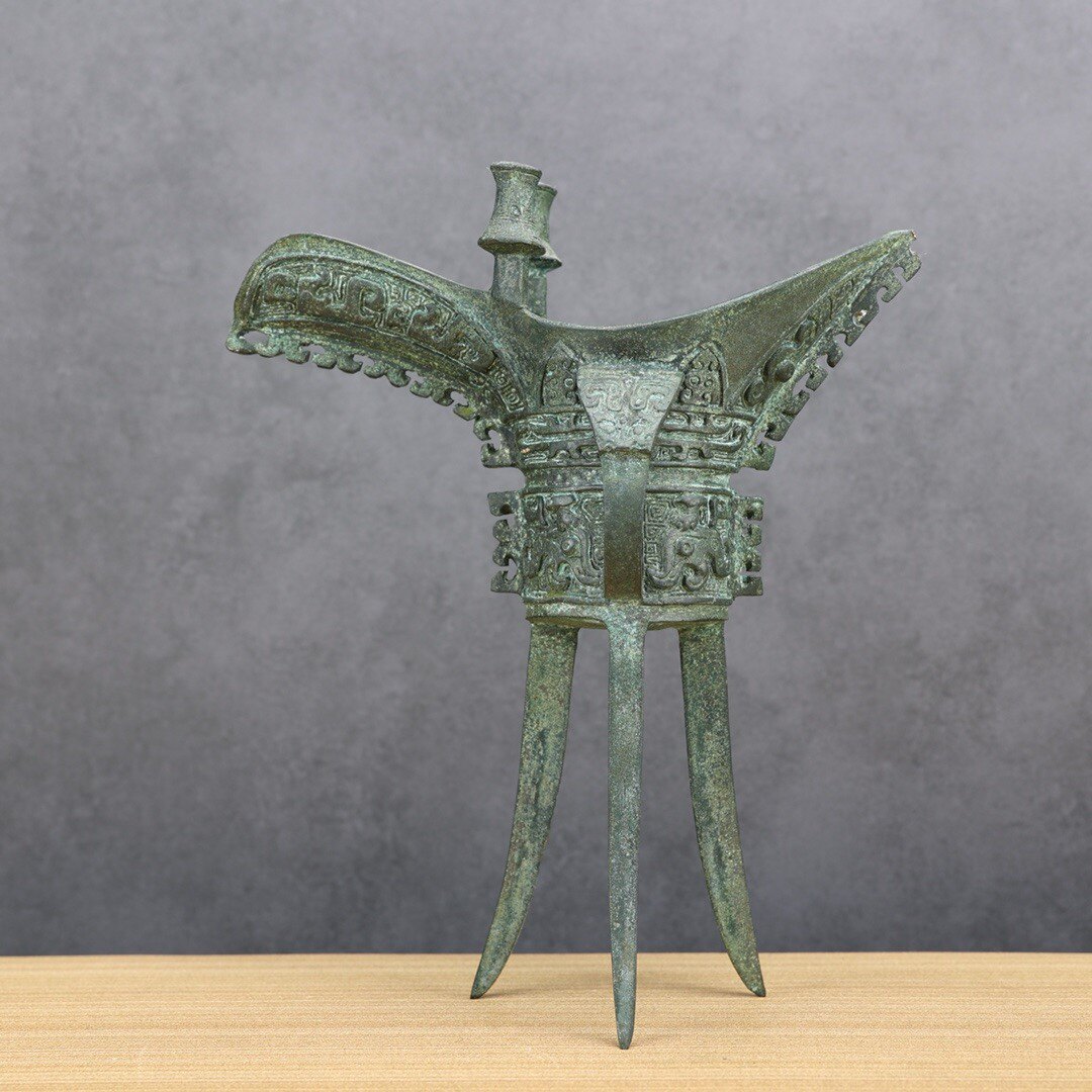 仿古青铜器三足爵杯父辛爵古玩酒杯办公桌风水摆件家居装饰兽面纹