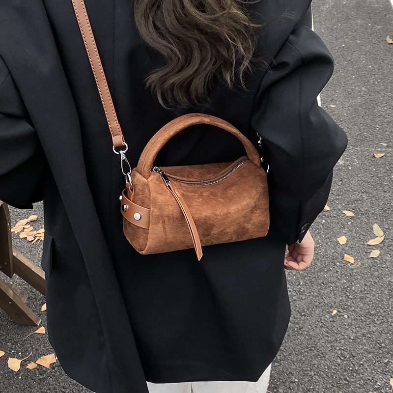 秋冬麂皮绒手提包上班族杂物小拎包2025新款日常通勤百搭斜挎包潮