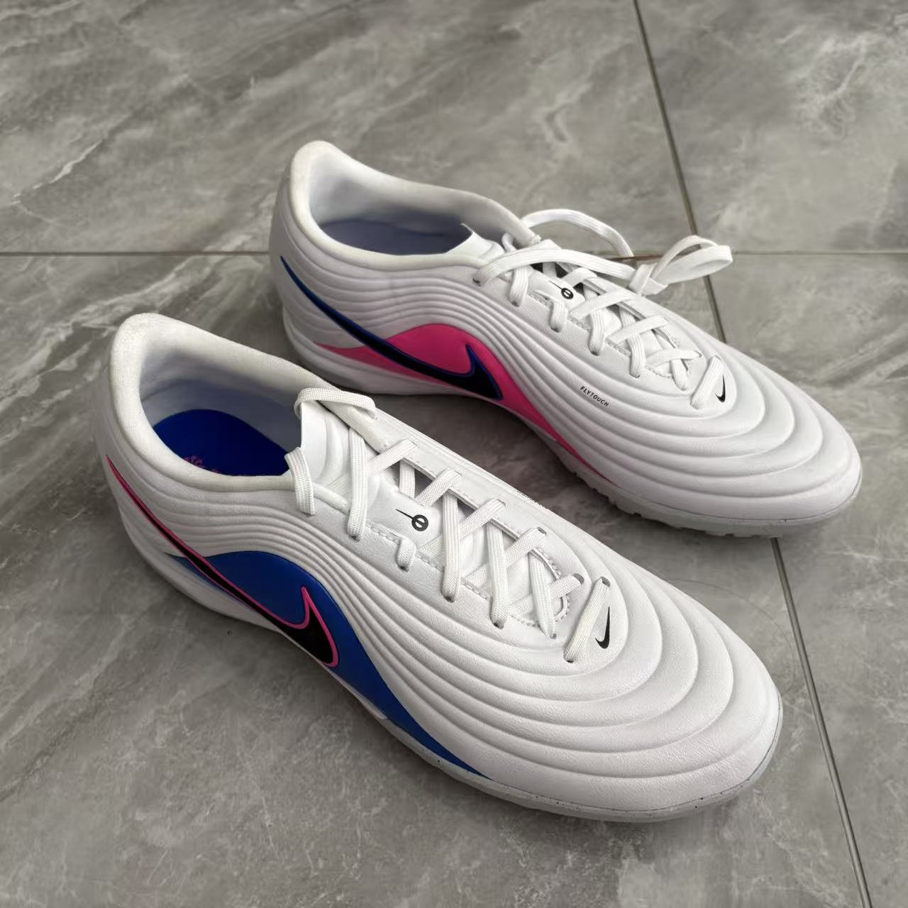 刺客体育 Nike 传奇11中端TF 碎钉人草比赛训练足球鞋 IB4484-146