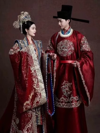 结婚汉服出租新郎新娘婚礼服饰凤冠霞帔宋制婚服带拖尾国庆婚礼