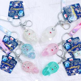 现货新加坡樟宜机场旅游纪念品手信鱼尾狮摇摇亮灯闪闪钥匙扣挂饰