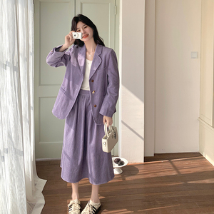 学院风紫色灯芯绒套装裙女2025春季新款气质休闲西装半身裙两件套图片